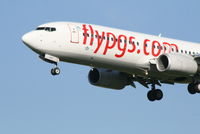 TC-AAT @ EBBR - Flight PC5527 is arriving to RWY 25L