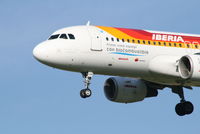EC-KNM @ EBBR - Flight IB3202 is arriving to RWY 25L