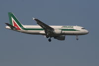 EI-EIE @ EBBR - Flight AZ156 is descending to RWY 02