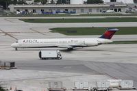 N933DL @ FLL - Delta MD-88