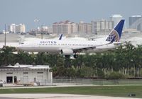 N12218 @ FLL - United 737 - by Florida Metal