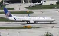 N37437 @ FLL - United 737 - by Florida Metal