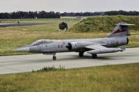 MM6940 @ ETNP - taxying to the active - by Friedrich Becker