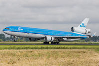 PH-KCB @ EHAM - KLM MD11 - by Andy Graf-VAP
