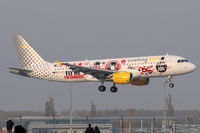 EC-KDG @ VIE - vueling - by Chris Jilli