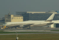 P4-MES @ LOWW - Roman Abramovic's Boeing 767