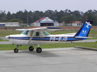 PR-EJD @ SBJD - EJD resting after a brief instruction flight at Jundiaí, Brazil. - by Ravelli