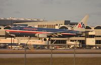 N834NN @ MIA - American 737 - by Florida Metal