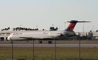 N936DL @ MIA - Delta MD-88