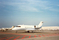 N471SP @ EHAM - Challenger at Schiphol - East - by Henk Geerlings