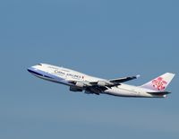N168CL - Take-off from JFK - by gbmax