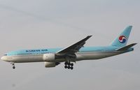 HL7764 @ EHAM - Landing 18R - by ghans