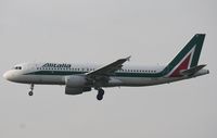 EI-EIE @ EHAM - Landing 18R - by ghans
