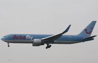 PH-OYE @ EHAM - Landing 18R - by ghans
