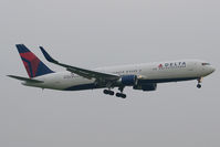 N176DN @ EHAM - Delta Airlines 767-300 - by Andy Graf-VAP