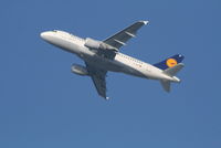 D-AIBF @ EBBR - Flight LH1011 is climbing from RWY 25R