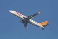TC-AAO @ EBBR - Flight PC802 is climbing from RWY 25R