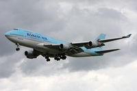 HL7461 @ EGLL - LHR Trip - by Peter Pabel