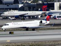 N616QX @ KLAX - Former Horizon Air WSU plane now with SkyWest Airlines