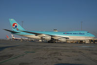 HL7437 @ LOWW - Korean Air Boeing 747-400 - by Dietmar Schreiber - VAP