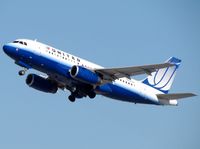 N817UA @ KLAX - United A319 soars off into the sky