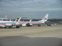 N839NN @ KDCA - DCA, VA - by Ronald Barker