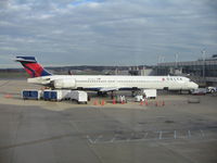 N901DA @ KDCA - DCA, VA - by Ronald Barker
