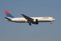 N177DZ @ EBBR - Flight DL140 is descending to RWY 02