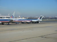 N983TW @ KDCA - DCA, VA - by Ronald Barker