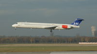 LN-RMO @ EDDL - SAS, on short finals Runway 23L at Düsseldorf Int´l (EDDL) - by A. Gendorf