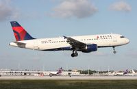 N352NW @ MIA - Delta A320 landing on 12