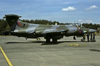 XV333 @ ETAR - briefing before departure - by Friedrich Becker