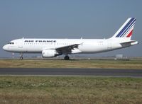 F-GKXP @ LFPG - Coming up with better luck in getting the revised dress, Xray-Papa confidently taxies to runway 09R.