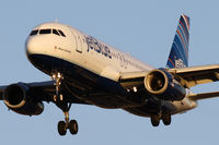 N594JB @ KORD - Short final for 28