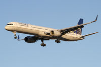 N75853 @ KORD - Short final for 28