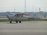 N4343Q @ CNO - Taxiing back after landing - by Helicopterfriend