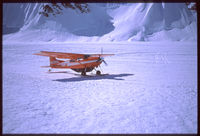 N332DG - Doug Geeting taking off from the Southeast Fork of the Talkeetna Glacier after dropping off Paul Daugherty (Bluegrass Express) and Alex Villareal et. al. - by Paul Daugherty