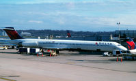 N909DE @ KDCA - DCA, VA - by Ronald Barker