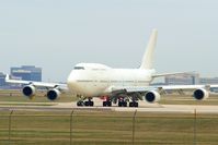 N922UN @ KSAT - Holding short 12R