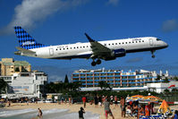 N306JB @ SXM - visitor