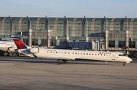 N909XJ @ KORD - CL600-2D24