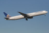 N66056 @ EBBR - Flight CO061 is climbing from RWY 07R