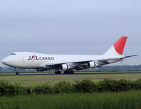 JA8937 @ AMS - Landing on runway R18 of Amsterdam Airport. - by Willem Goebel