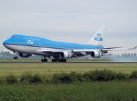 PH-BFT @ EHAM - Landing on runway R18 of Amsterdam Airport. - by Willem Goebel