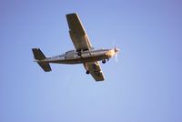 PH-ZZF @ EHGG - The fullstop landing on runway 23, after a paradropping on FL050 and FL120.