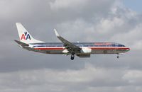 N935AN @ MIA - American 737 - by Florida Metal