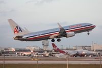 N961AN @ MIA - American 737 going out kind of heavy if he needs over 10,000 ft of runway to rotate on 9 - by Florida Metal