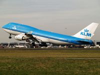 PH-BFN @ AMS - Take off from Amsterdam Airport of runway 24 - by Willem Goebel