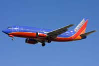 N660SW @ LAS - Southwest Airlines N660SW (FLT SWA2852) from Phoenix Sky Harbor Int'l (KPHX) on short final to RWY 25R.