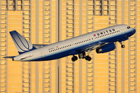 N478UA @ LAS - United Airlines N478UA (FLT UAL1425) climbing out from RWY 1R en route to San Francisco Int'l (KSFO).
